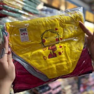 شورت پشت چاپ برند تی شین طرح دختر 2